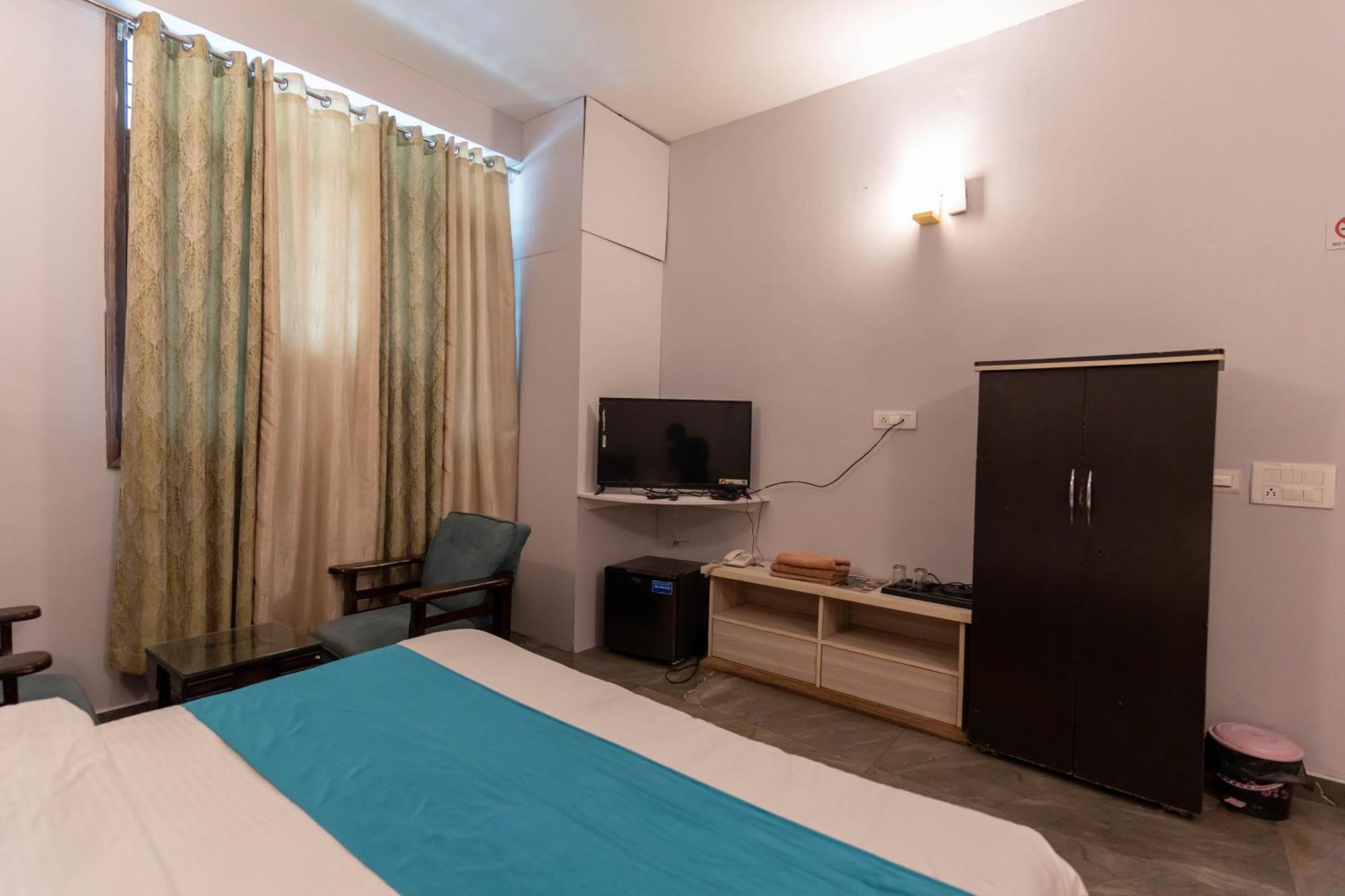 Shivjot Hotel Kharar Exterior foto